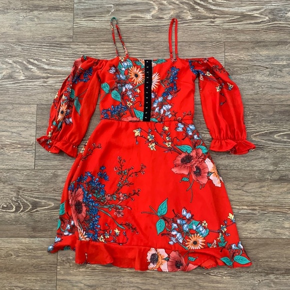 Row A Women's Size Small Cherry Red Cold Shoulder Dress Travel Beach Vacation - Picture 1 of 5